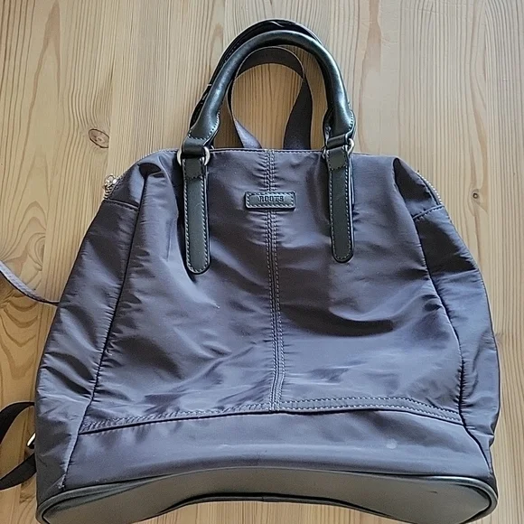 ROOTS Grey Backpack - Picture 2 of 7